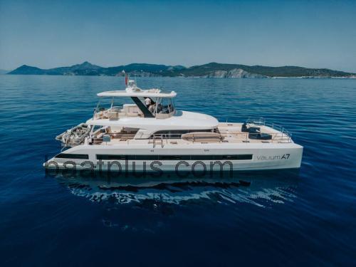 Lagoon 67 Spesifikasjoner og anmeldelser
